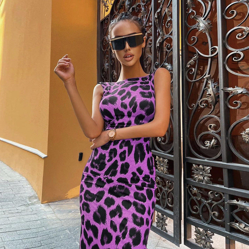 Women's figure-hugging dress with a fashionable leopard print and off-the-shoulder look, size [size missing]