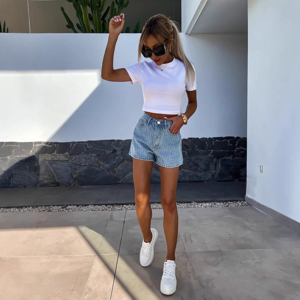 Damen Denim-Shorts mit klassischem Schnitt und feinen Nadelstreifen GR