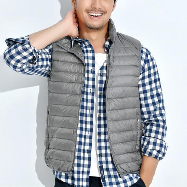 GR | Comfortable lightweight vest with zipper and pockets