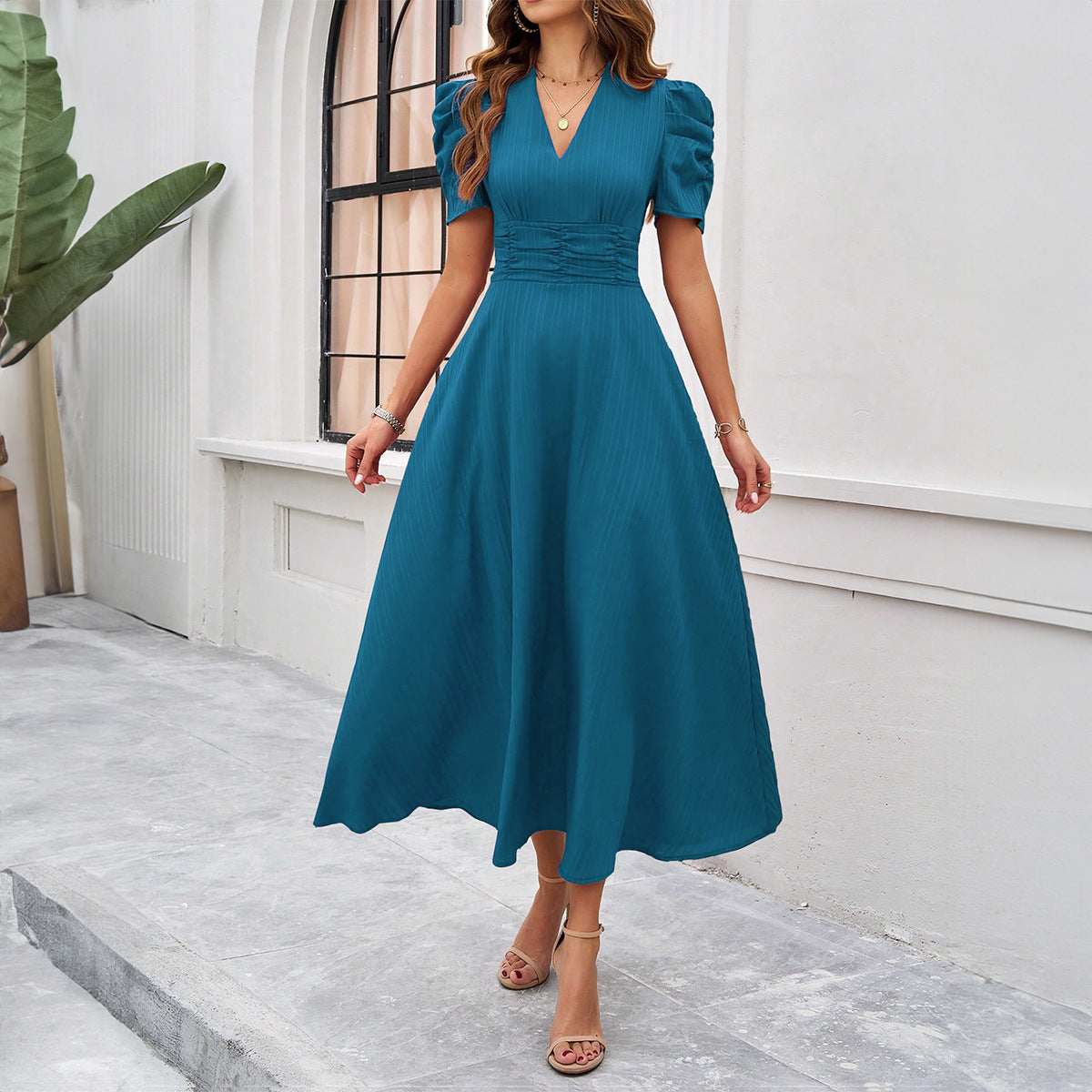 Women's midi dress with puff sleeves and V-neck, size