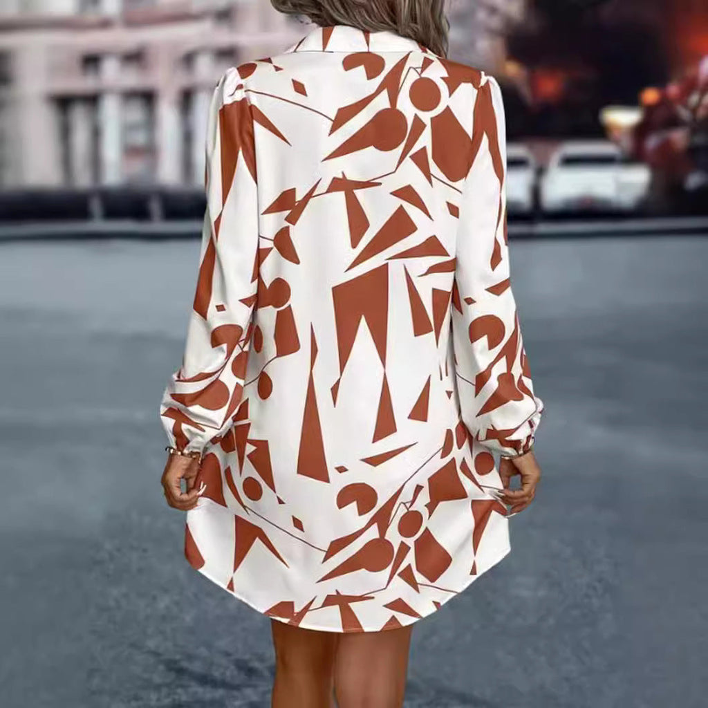 Damen Hemdblusen-Kleid mit modernem geometrischem Druck und praktischen Knopfdetails GR