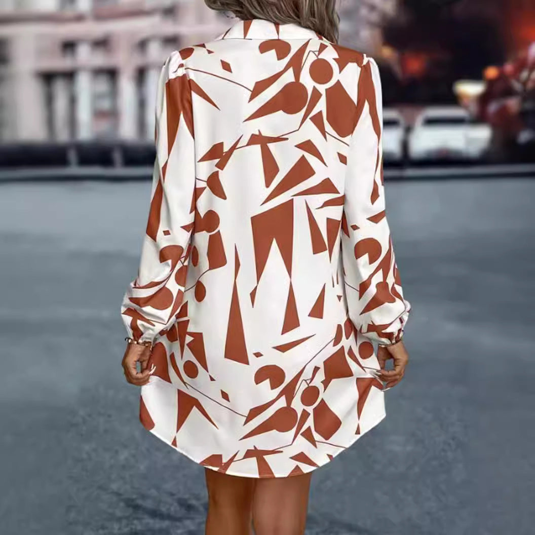 Damen Hemdblusen-Kleid mit modernem geometrischem Druck und praktischen Knopfdetails GR