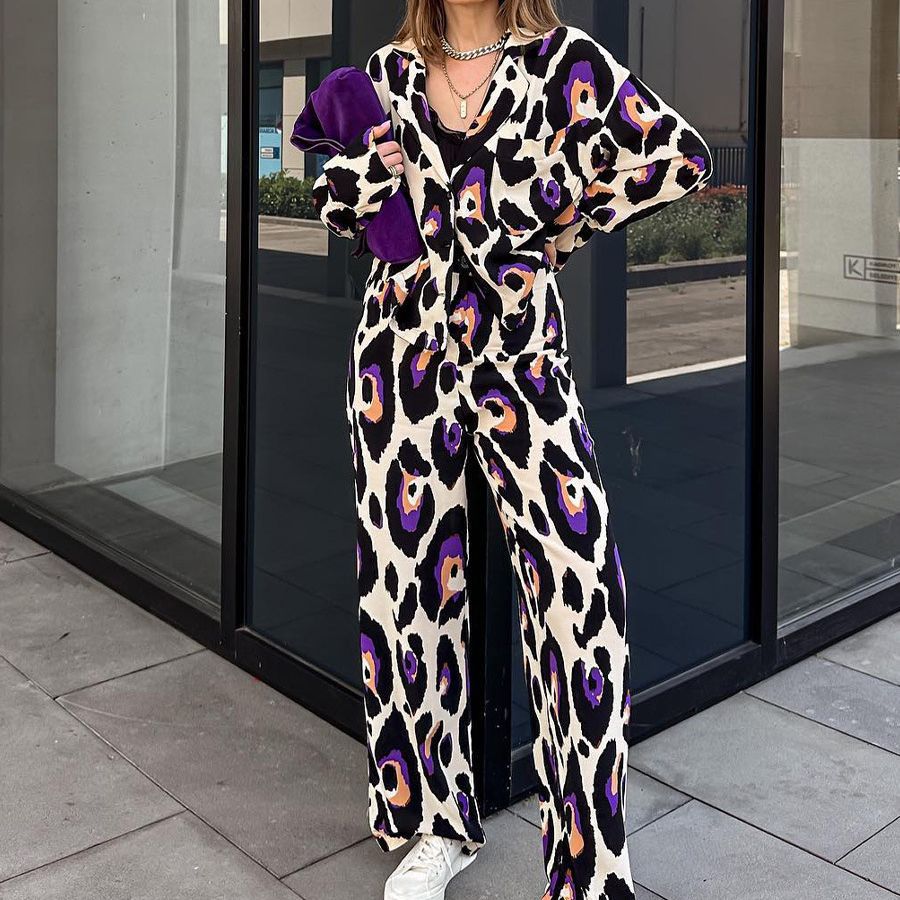 GR leisure suit with short long sleeves and high waist, wide trousers
