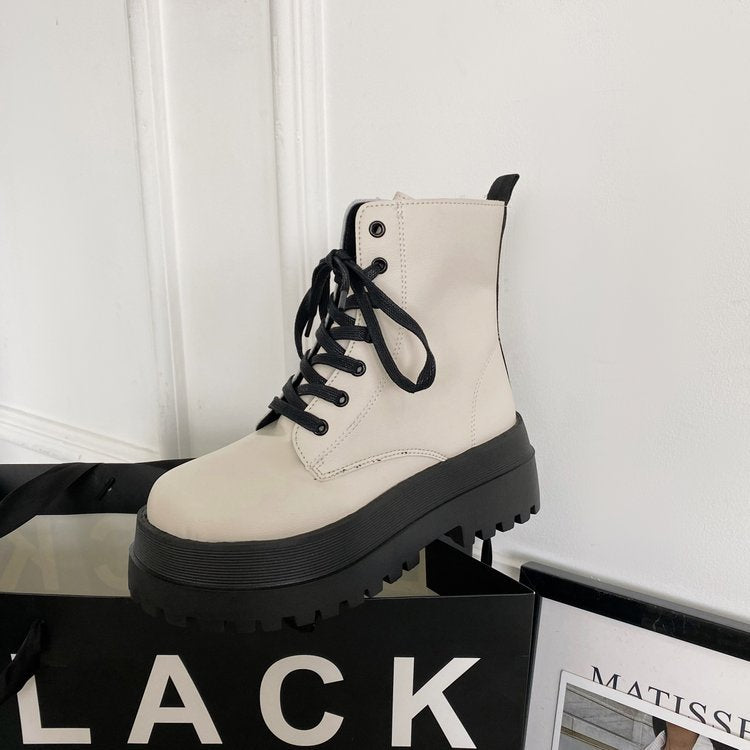 Women's lace-up boots with a sturdy platform sole and elegant upper, size S