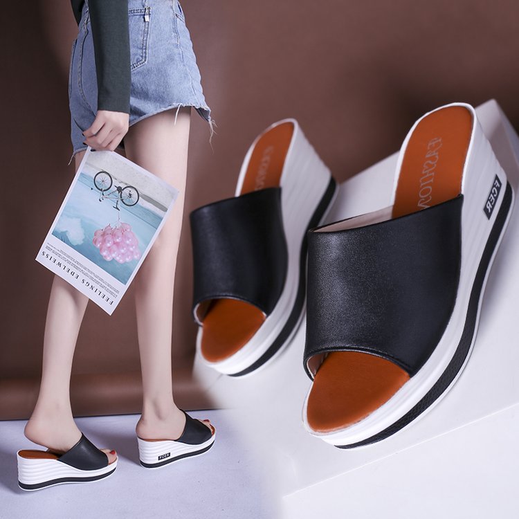 Women's wedge mules with comfortable sole and modern design, size GR