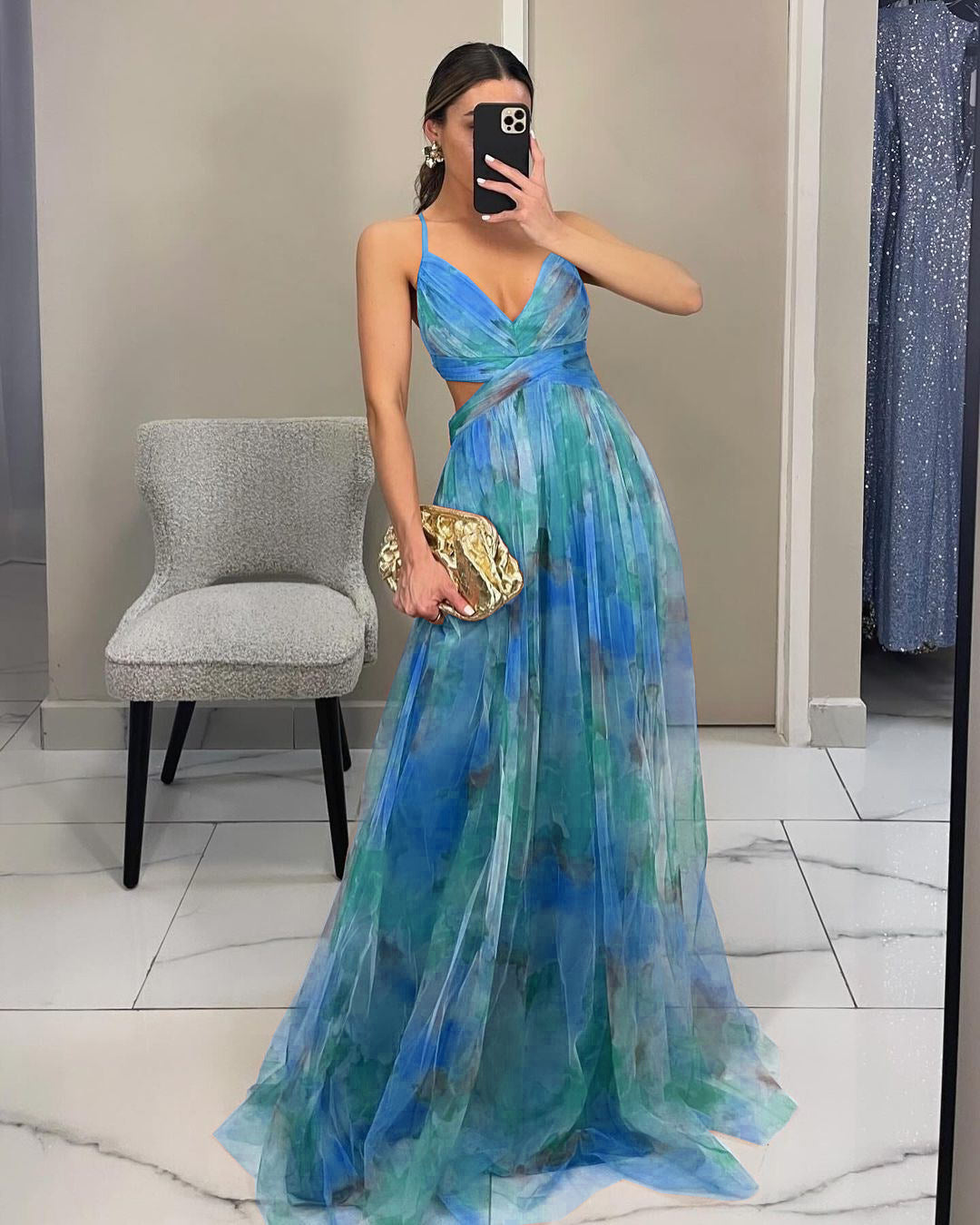 GR | Gorgeous long dress made of printed tulle with a floral boat neckline, slit side, sleeveless, elegant, vintage, evening dress for women 