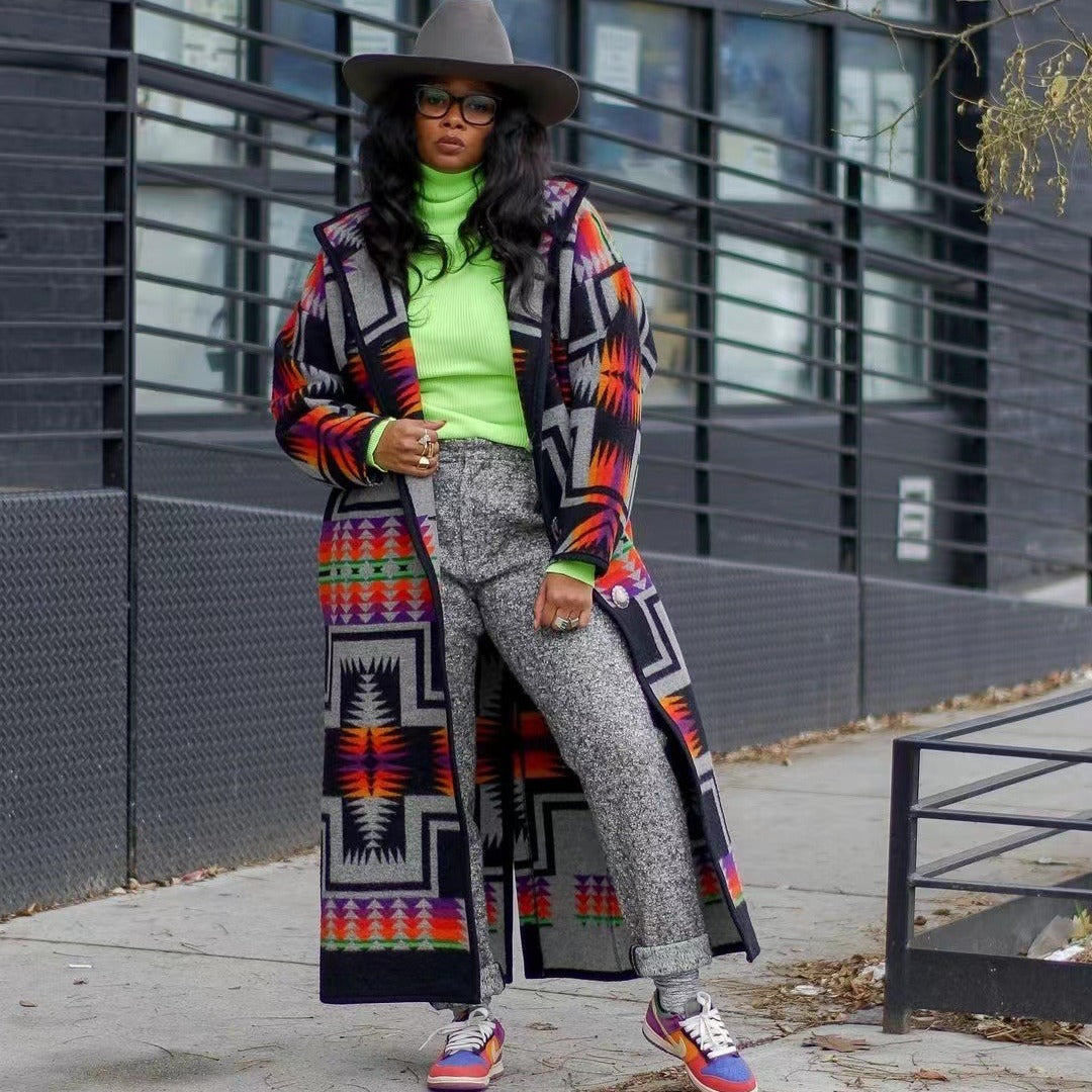 Damen Lange Strickjacke im bunten Ethno-Design und modernem Schnitt GR