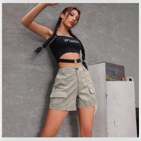 Women's cargo shorts with practical side pockets and a comfortable fit, size S