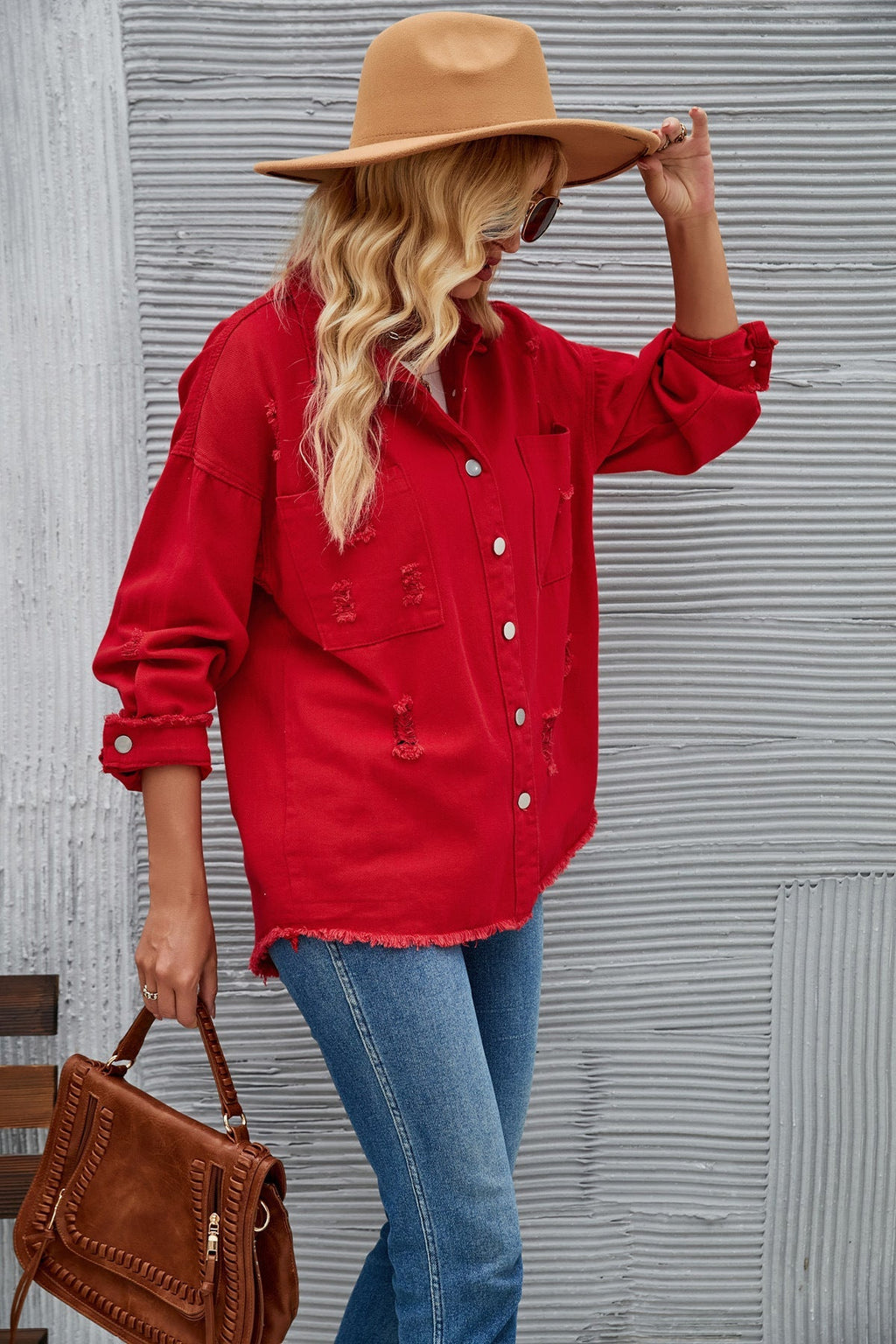 Women's denim shirt jacket in a casual oversized cut with fringed details, size GR
