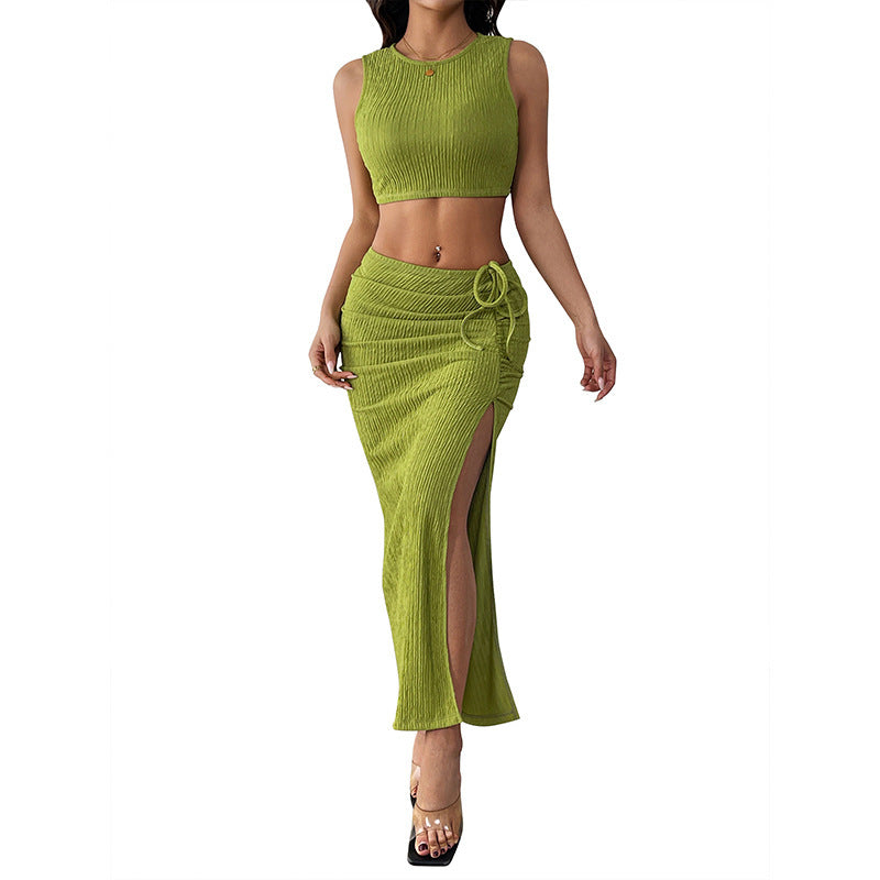 Women's set consisting of a crop top and maxi skirt with sophisticated ruffles and a side slit, size GR