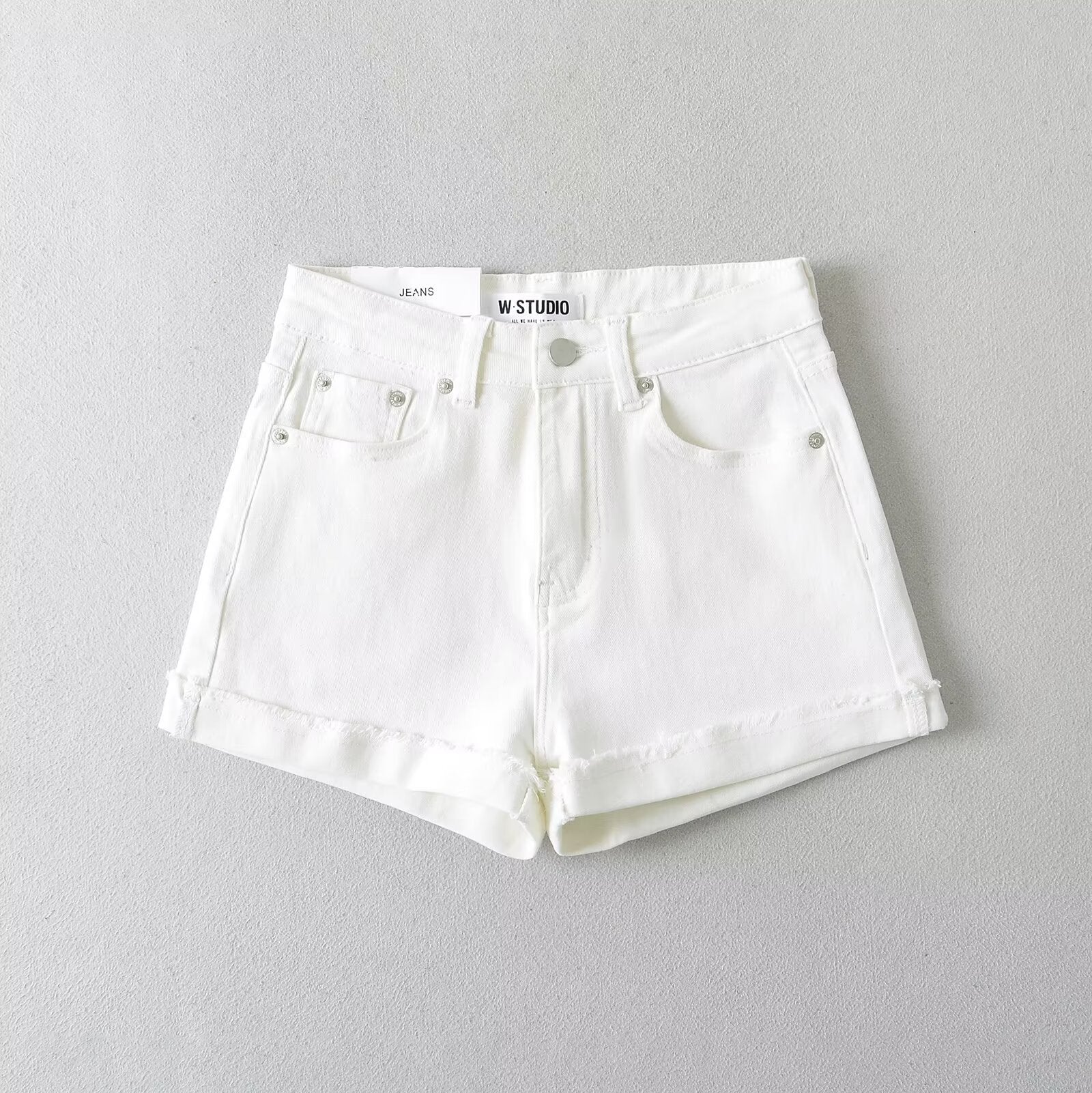 Women's denim shorts with a relaxed fit and finished edges, size S