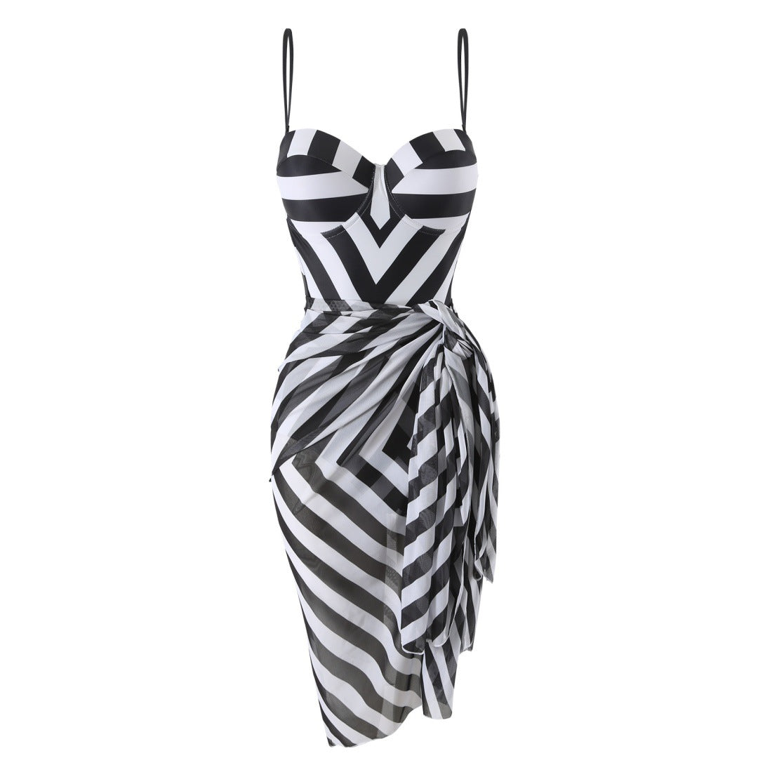 Damen Abendkleid mit raffiniertem Wickeldesign und gestreiftem Oberteil GR
