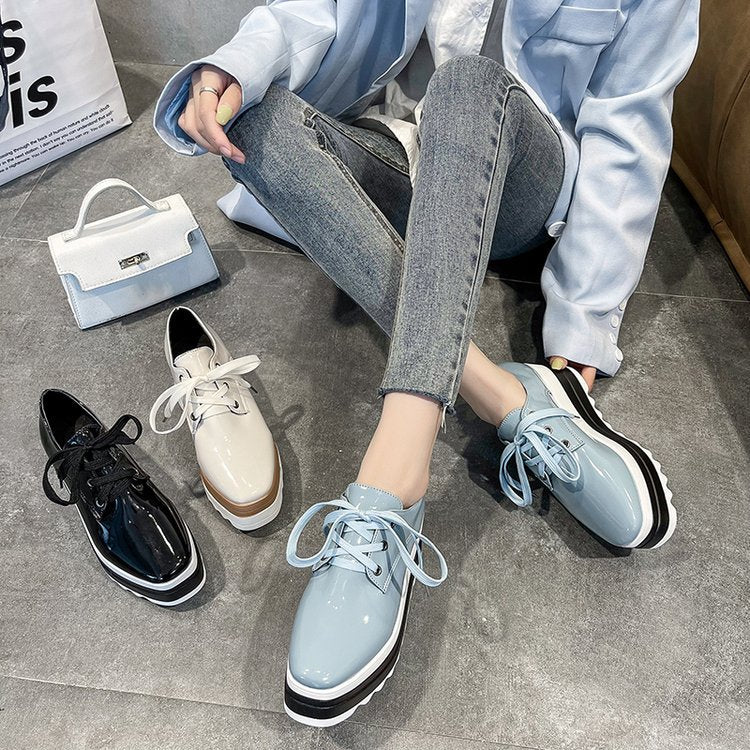 Women's fashionable platform sneakers with a chic shine and comfortable sole construction, size GR