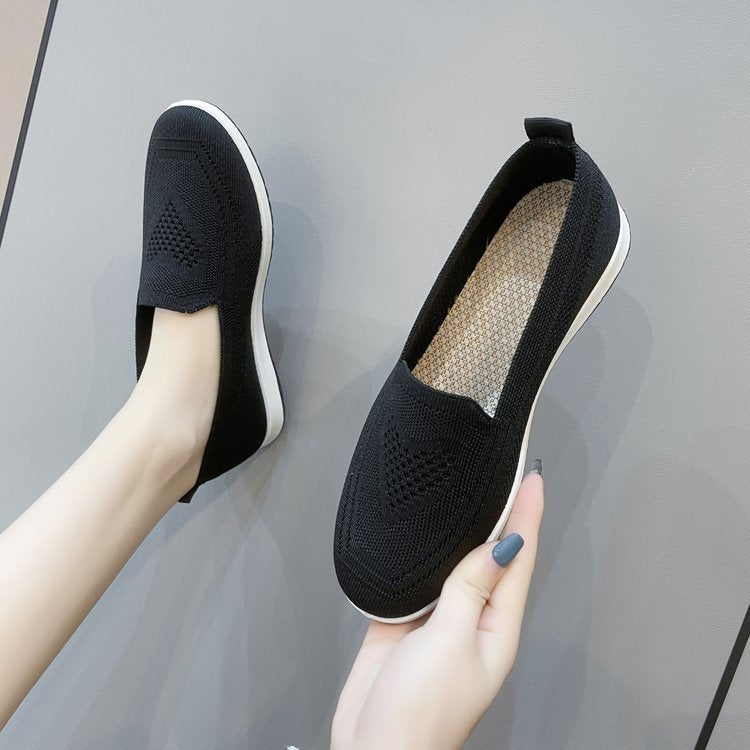 Women's comfortable slip-on sneakers with breathable knit upper, size S