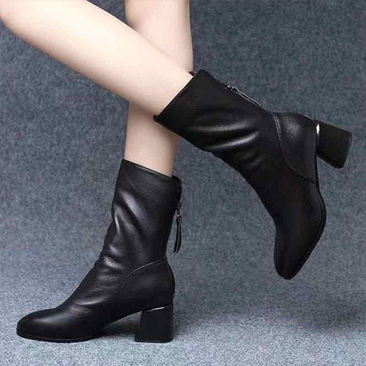 GR | Luxurious vegan leather ankle boots with zipper