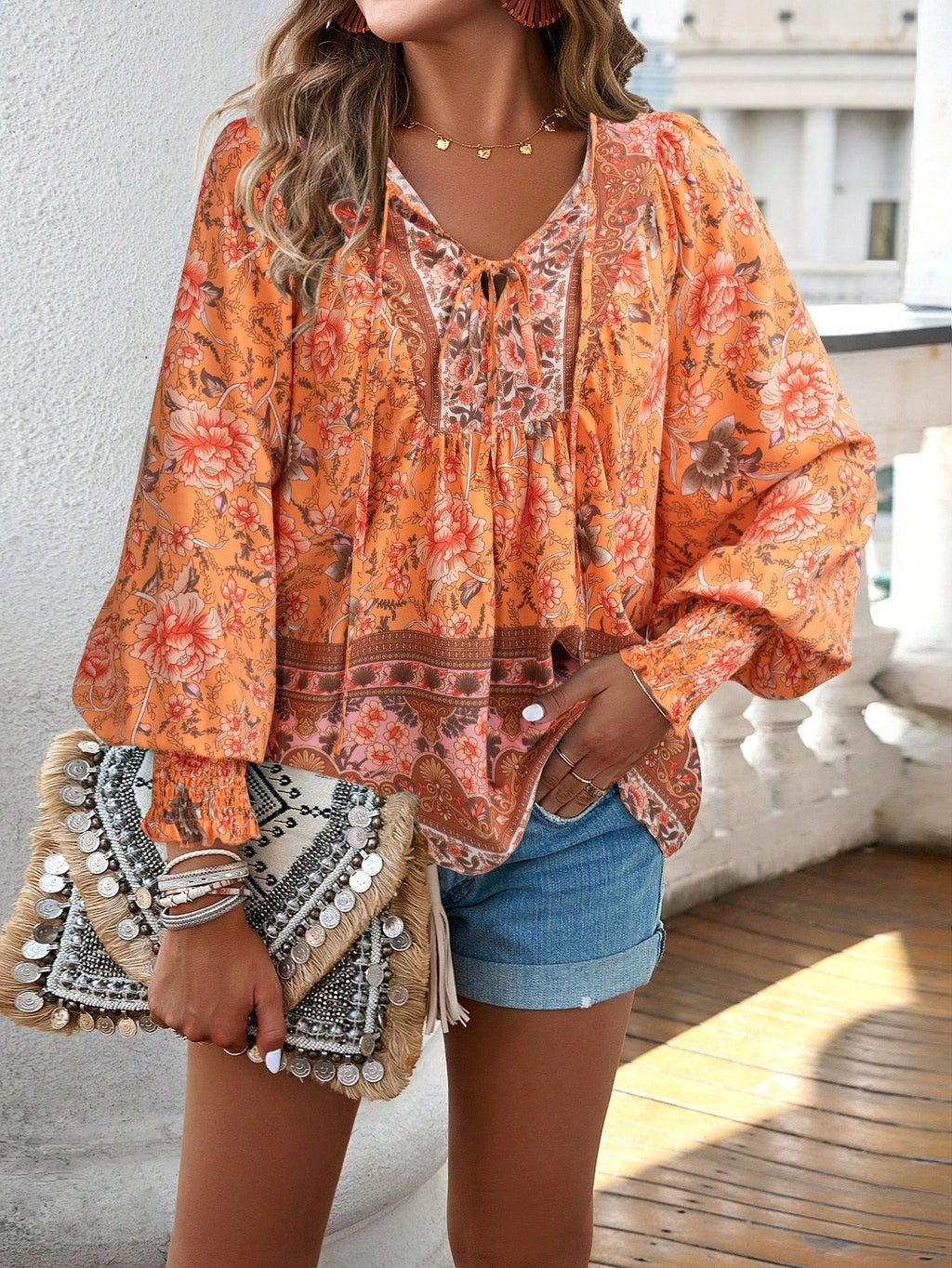 Women's blouse shirt with floral design and casual cut, size S