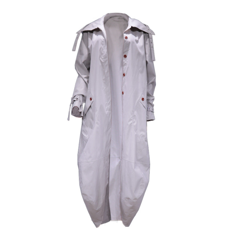 Women's water-repellent parka with hood and practical pockets, size
