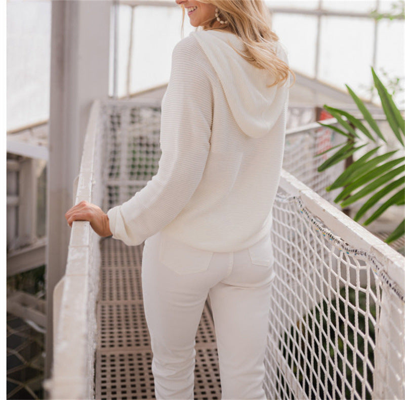 Damen cropped Kapuzenpullover mit strukturiertem Stoff und dekorativen Knöpfen GR