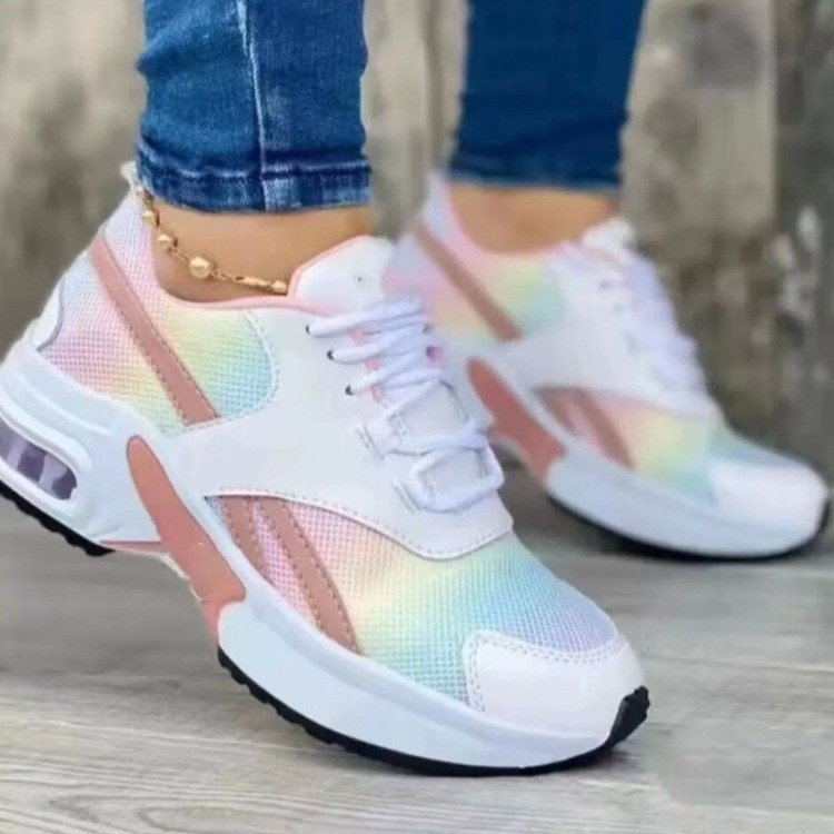 Women's sporty sneakers with breathable mesh upper and cushioned sole, size GR