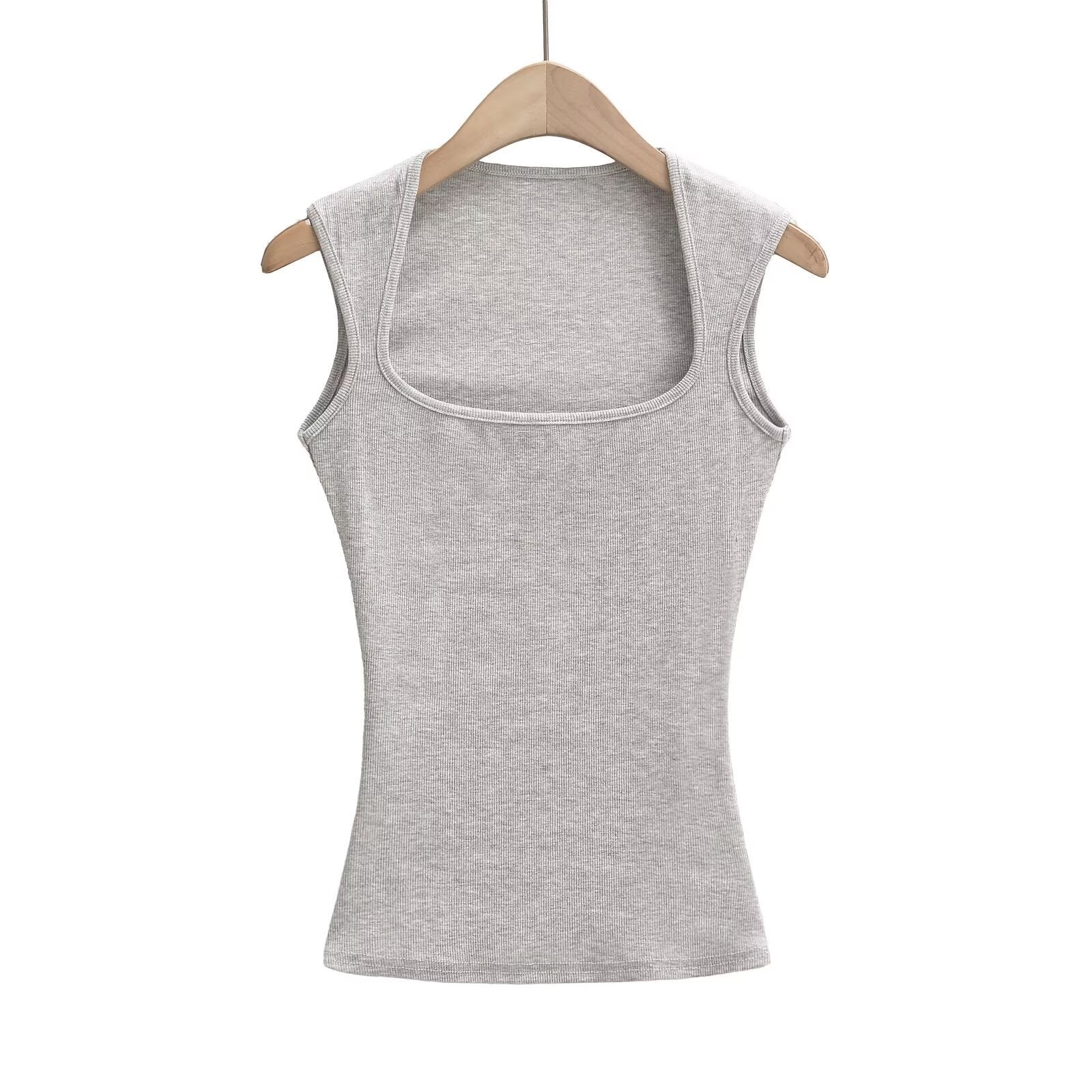 Women's sleeveless top made of soft, stretchy material, size