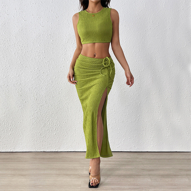 Women's set consisting of a crop top and maxi skirt with sophisticated ruffles and a side slit, size GR
