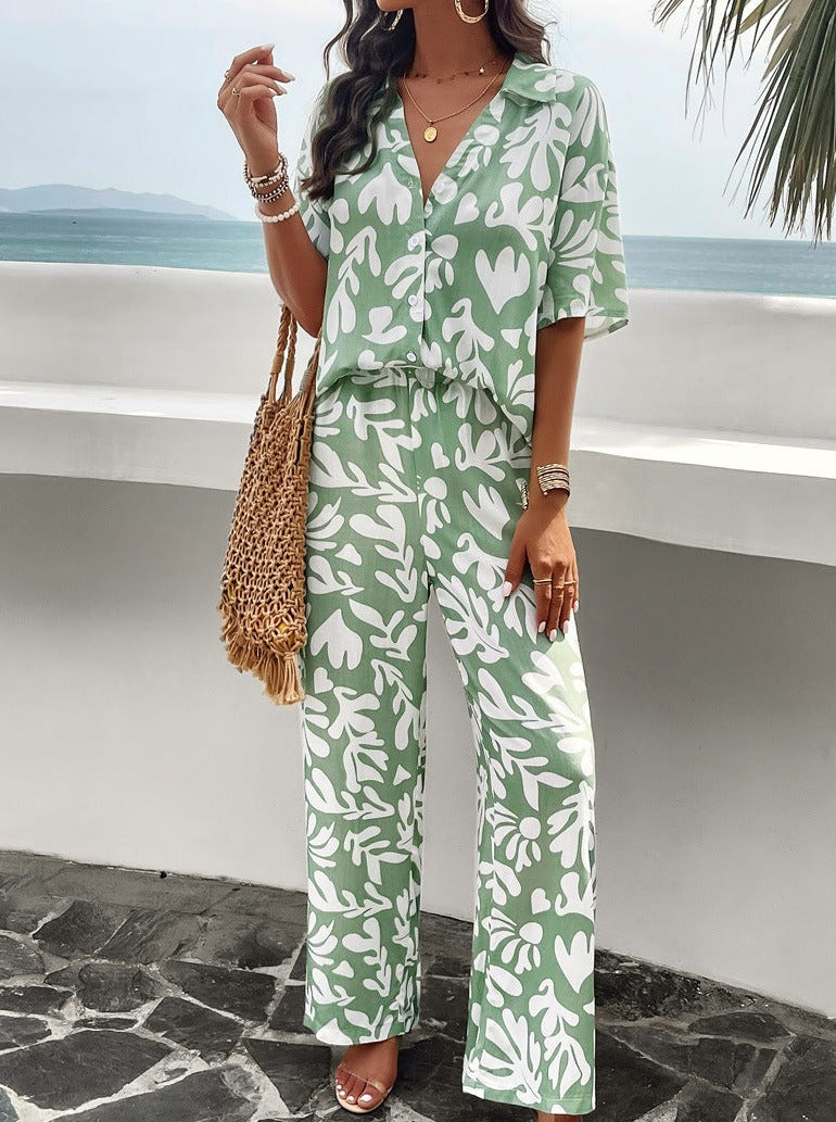 GR | Summer suit with print and short sleeves