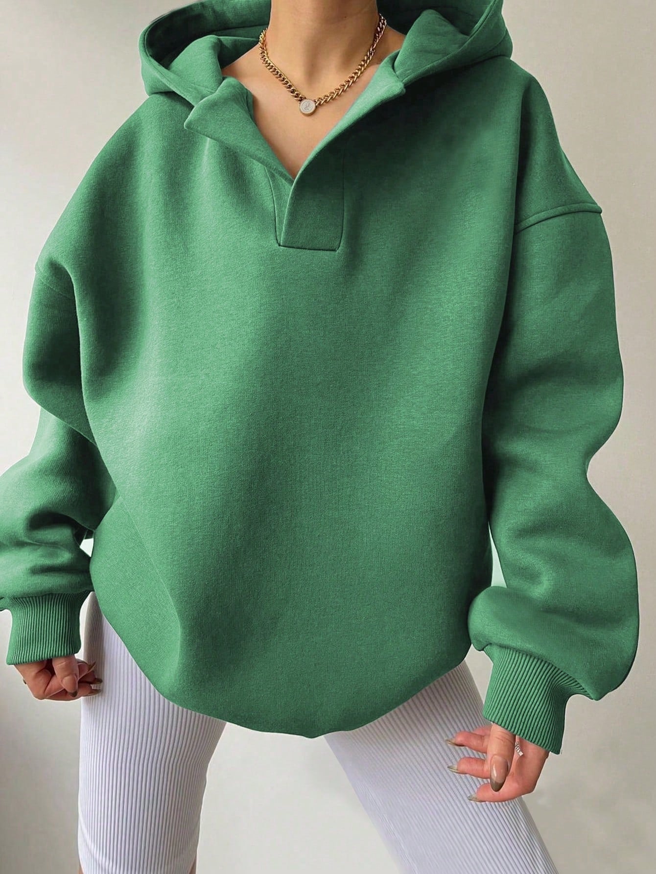 Damen oversized Kapuzenpullover mit modernem Stehkragen und weichen Materialien GR
