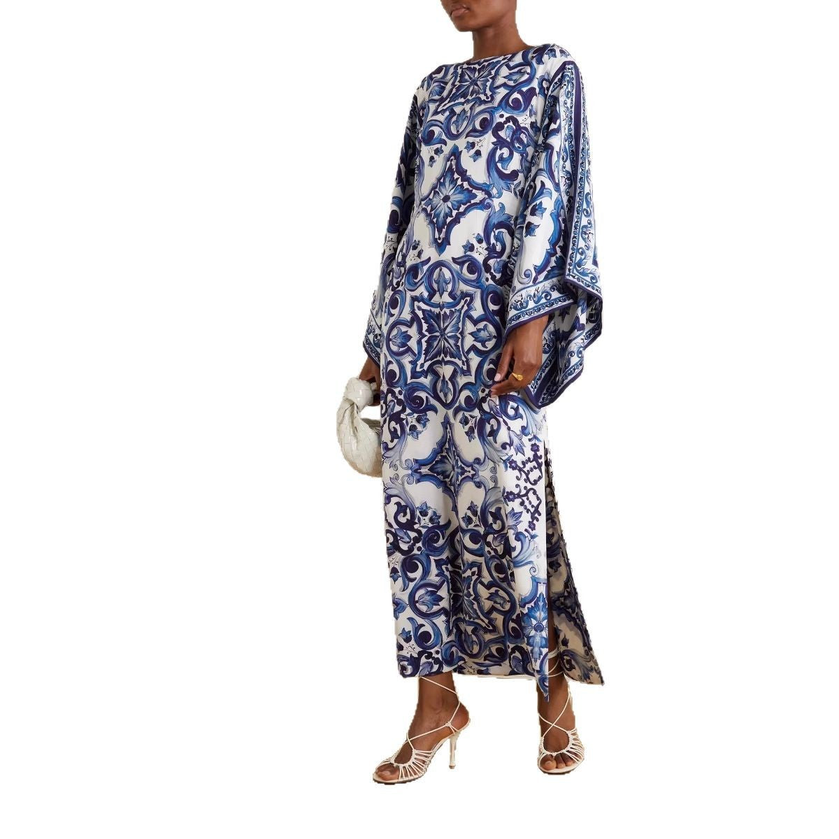 Women's elegant kaftan with artistic pattern and side slits, size S