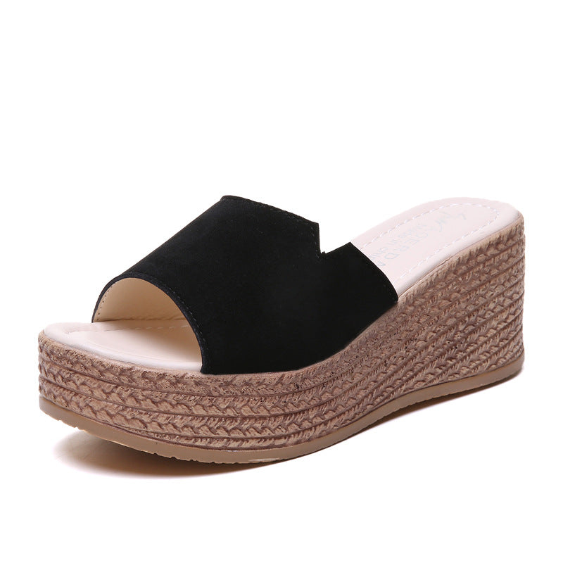 Women's wedge sandals with a modern crossover design and non-slip sole, size GR