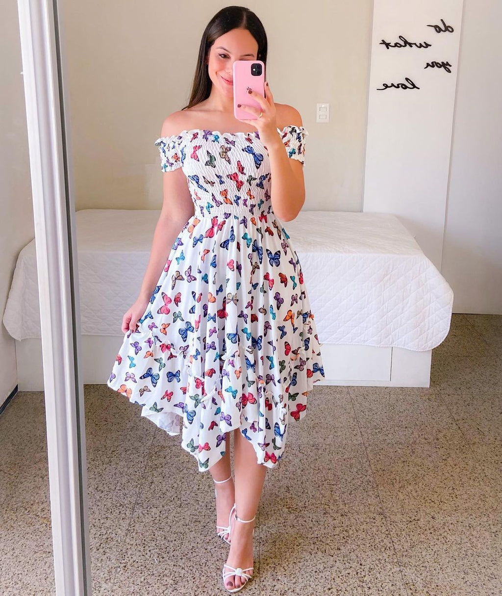 Damen Sommerliches Off-Shoulder Kleid mit farbenfrohem Schmetterlingsmuster und geschmeidigem Faltenwurf GR