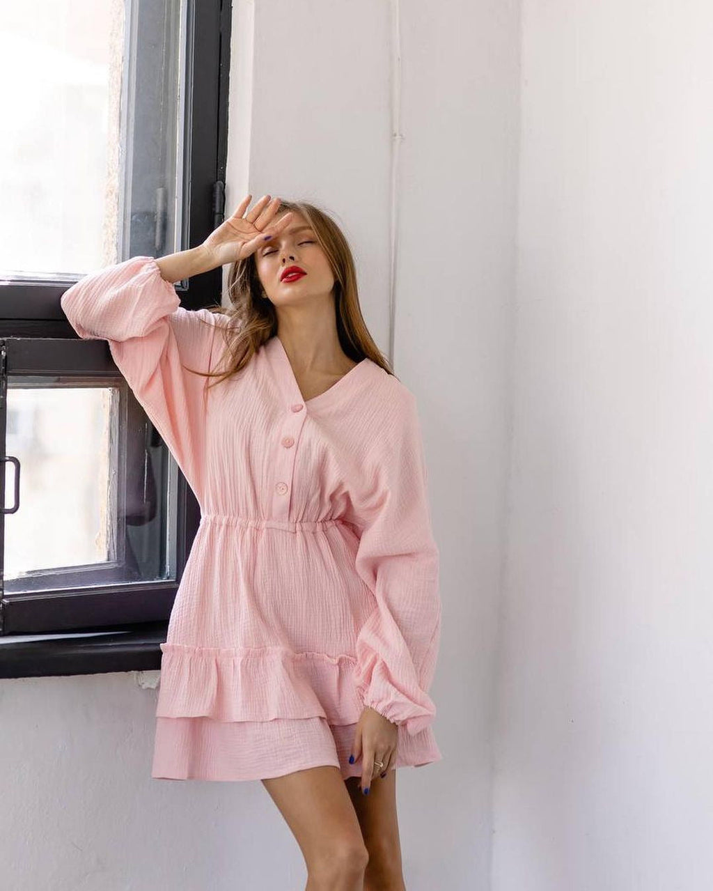 Damen lässiges Babydoll Kleid mit Knopfdetails und voluminösen Ärmeln GR