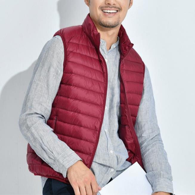 GR | Comfortable lightweight vest with zipper and pockets
