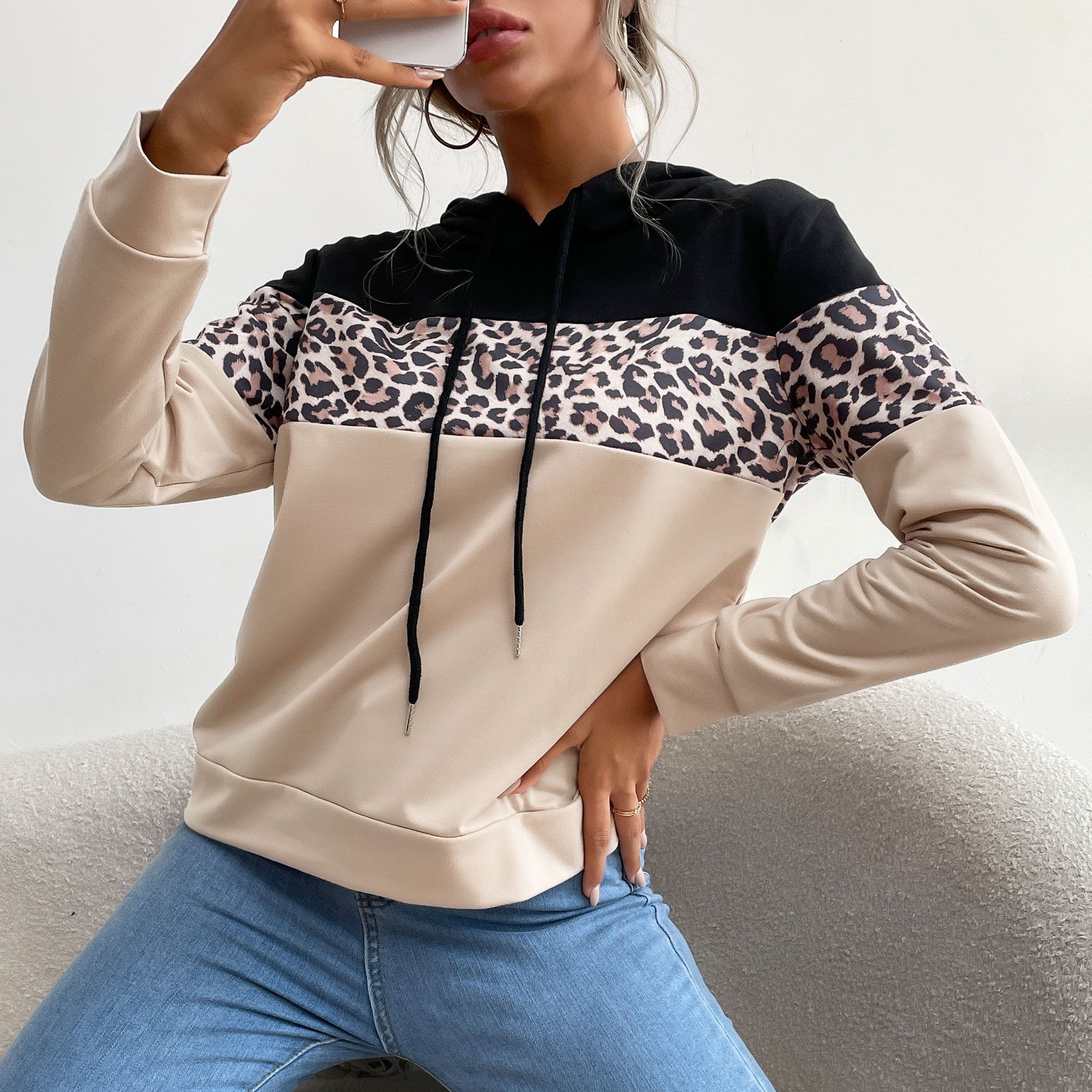 Damen Kapuzenpullover mit modischem Leoparden-Muster und sportlicher Passform GR