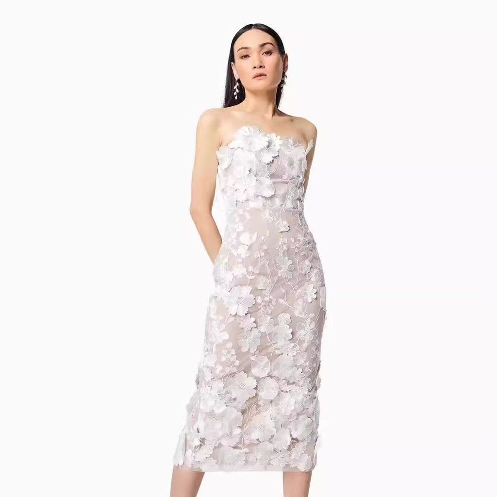 Women's dress with floral embroidery design and elegant, fitted cut, size S