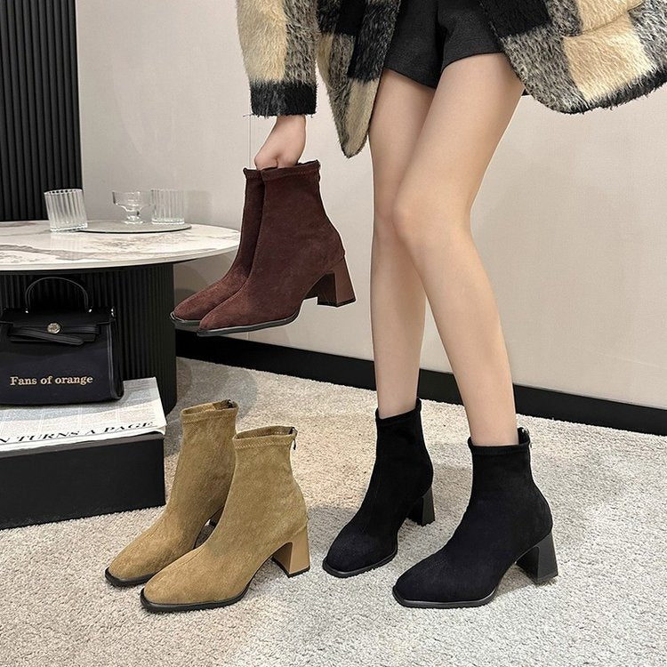 Women's ankle boots with elegant block heel and soft suede, size S