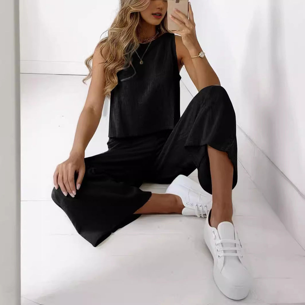 Women's relaxed top and wide-leg trousers set, size