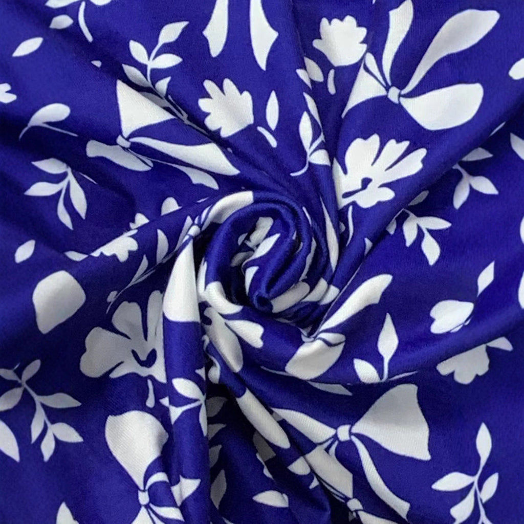 Women's casual dress with playful floral print and practical pockets, size