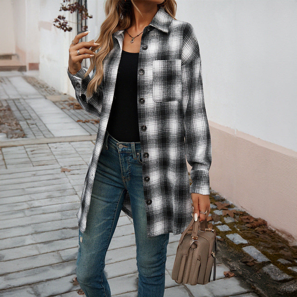 Women's checked overshirt with a relaxed fit and modern details, size S