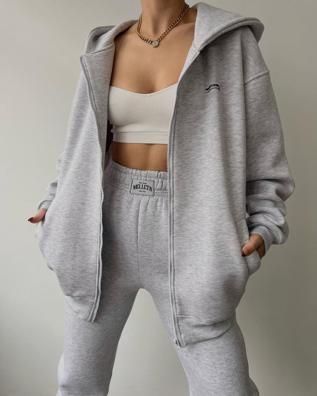 Damen lässiger Oversized Hoodie mit durchgehendem Reißverschluss und praktischen Kängurutaschen GR