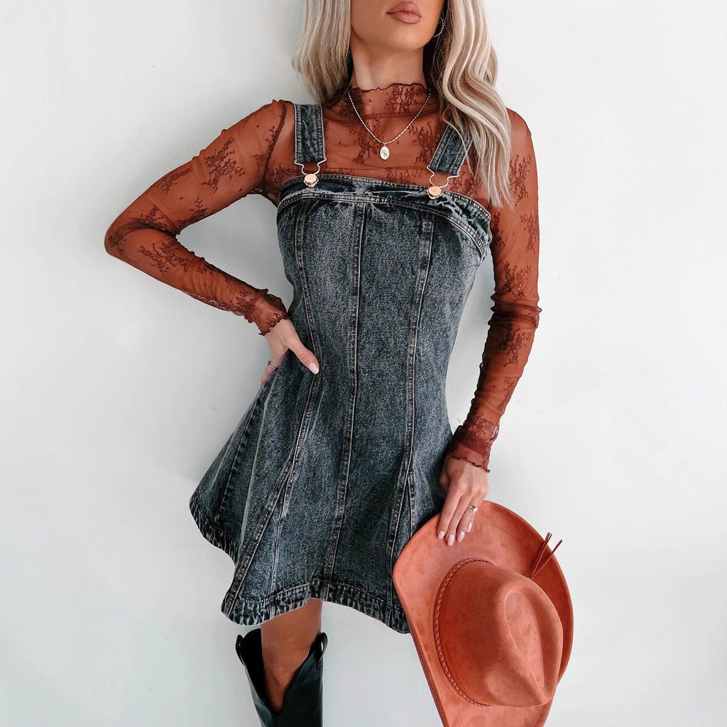 Women's denim dress with adjustable straps and modern cut, size