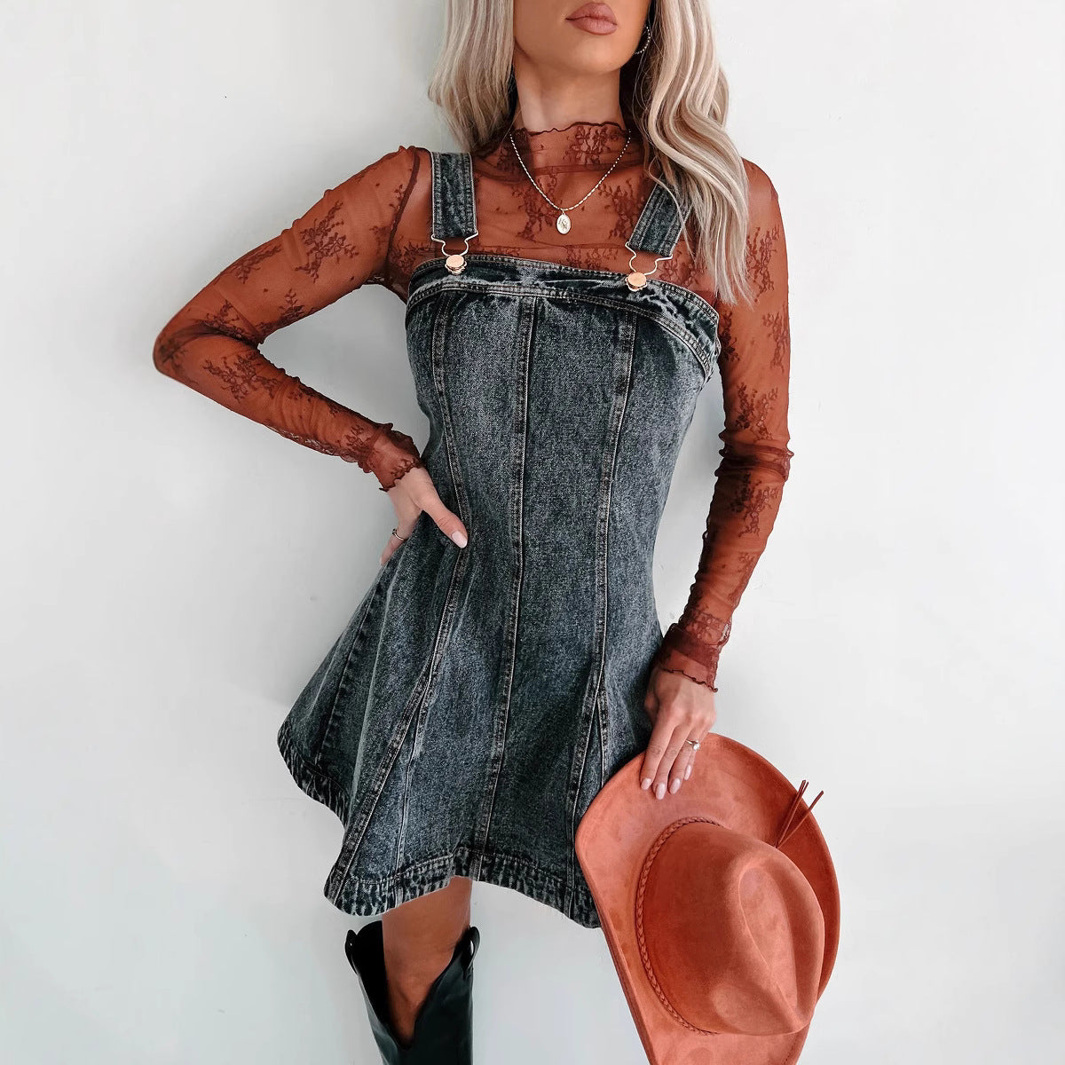 Women's denim dress with adjustable straps and modern cut, size
