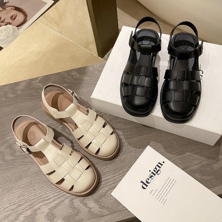 Women's elegant sandals with a sophisticated woven design and comfortable footbed, size GR
