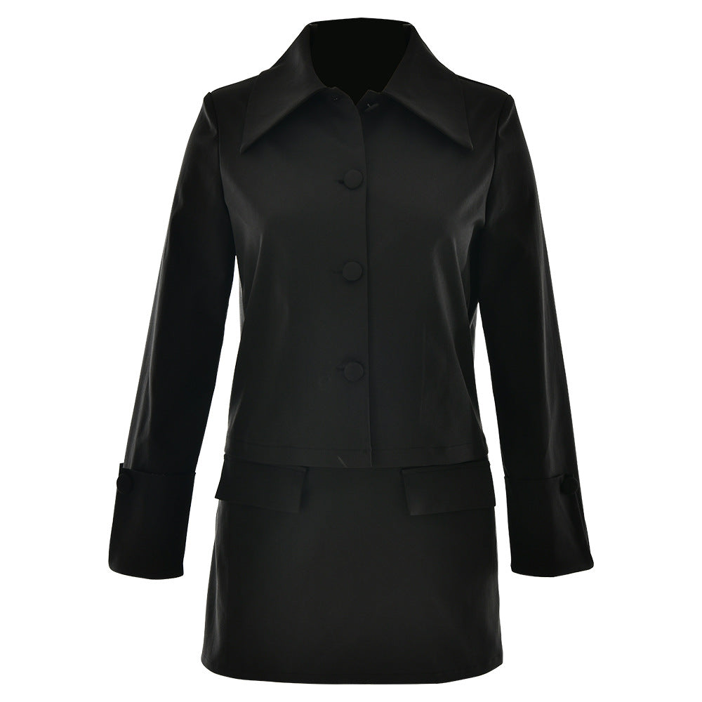 Women's elegant short jacket with oversized collar and stylish button details, size