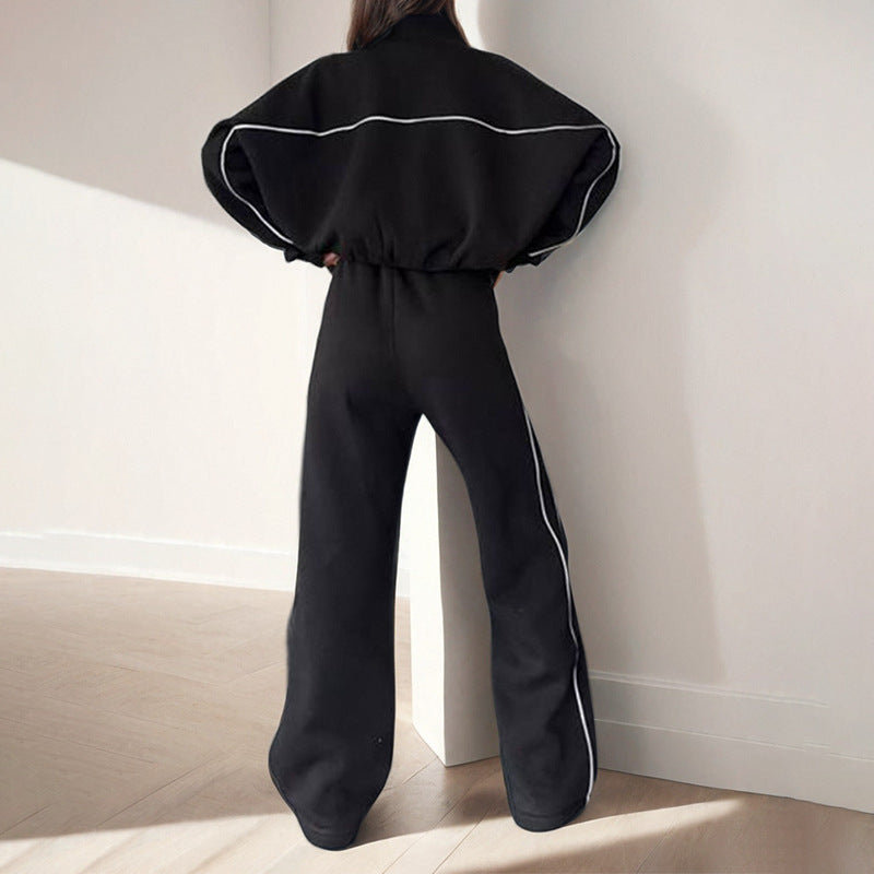 Women's sporty loungewear set with high collar and wide cut, size [size]