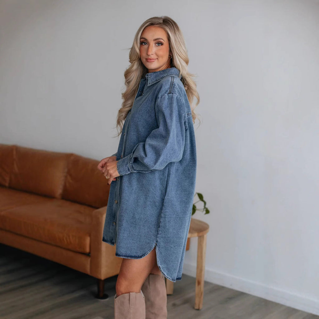 Women's denim shirt dress with exclusive belt and practical pockets, size