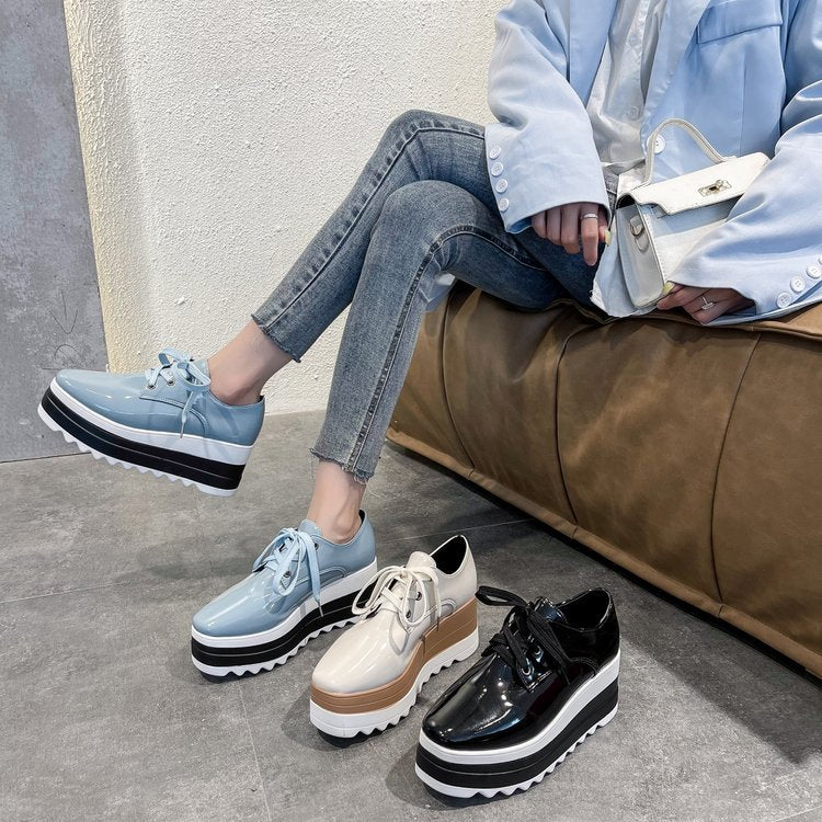 Women's fashionable platform sneakers with a chic shine and comfortable sole construction, size GR