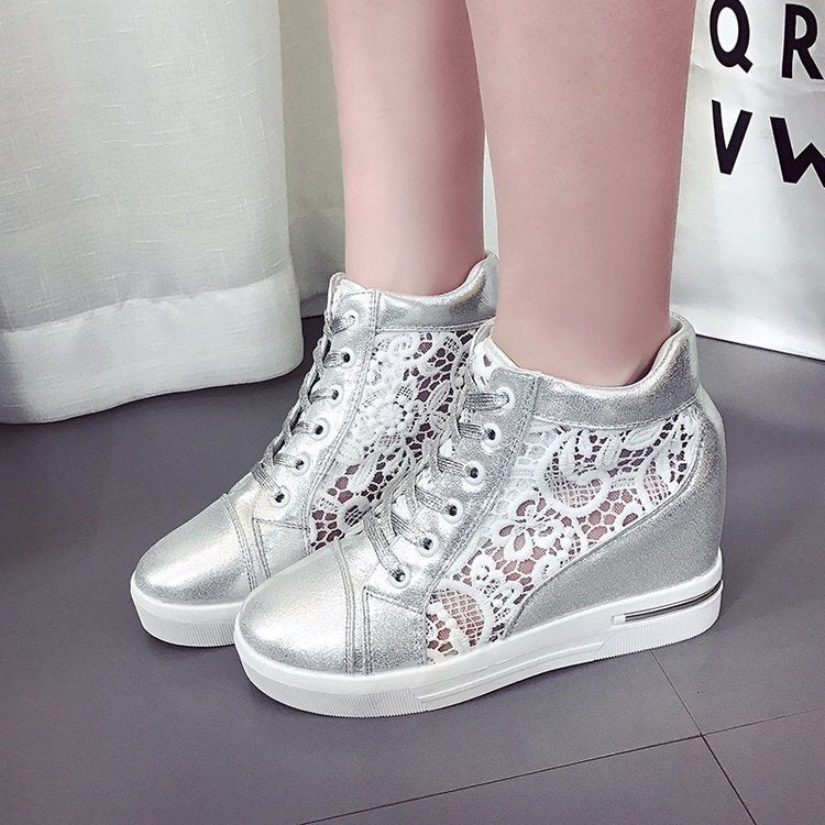 Women's wedge sneakers with fashionable lace detail and casual metallic finish, size GR