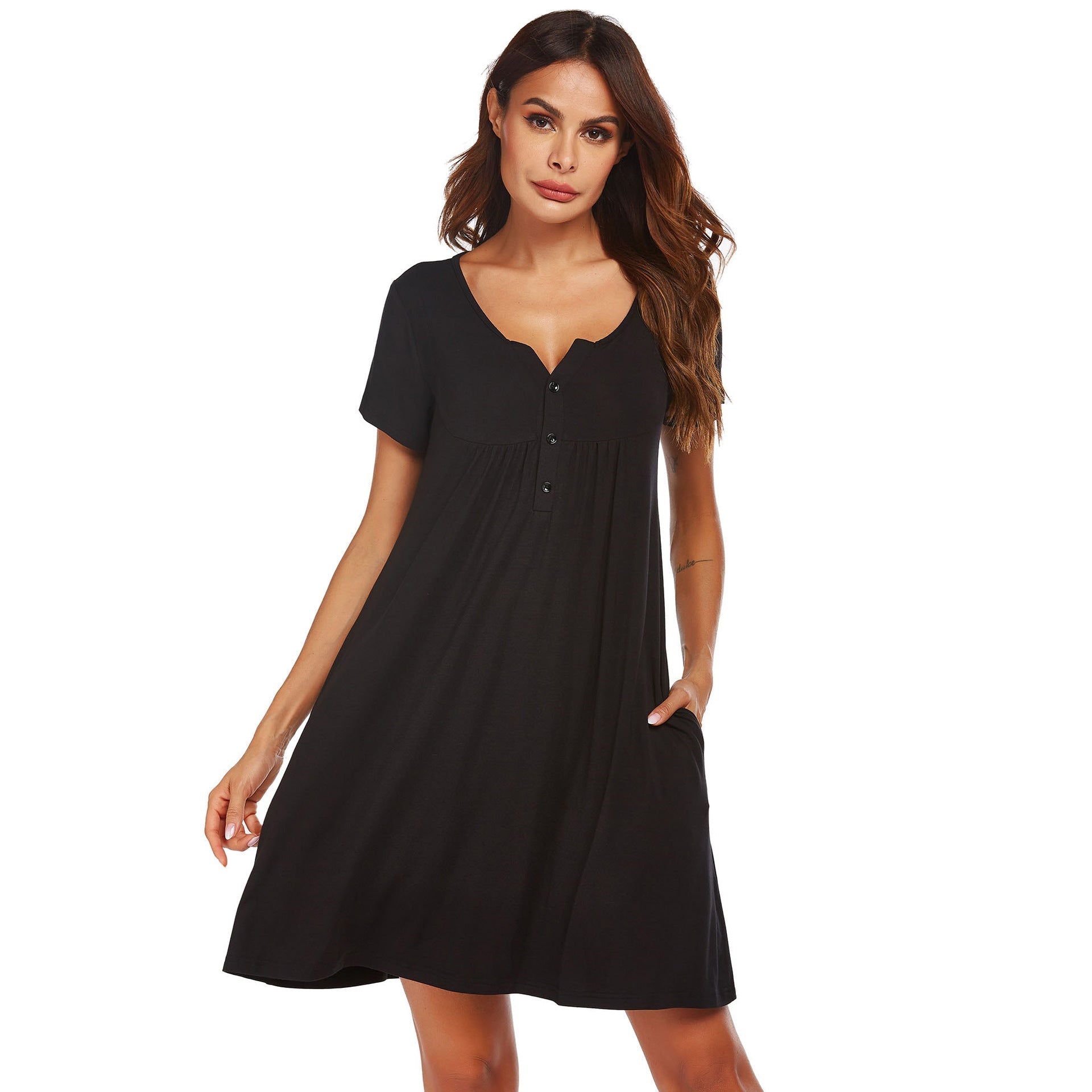 Women's nightgown with button details and relaxed fit, size