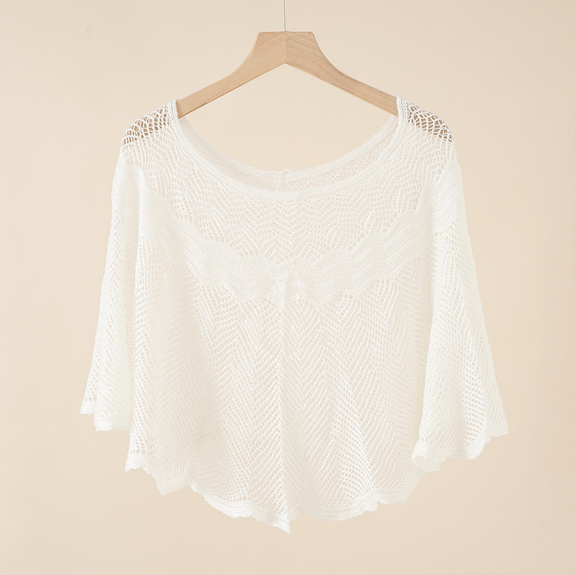 Damen luftiger Strickponcho im modernen Design GR
