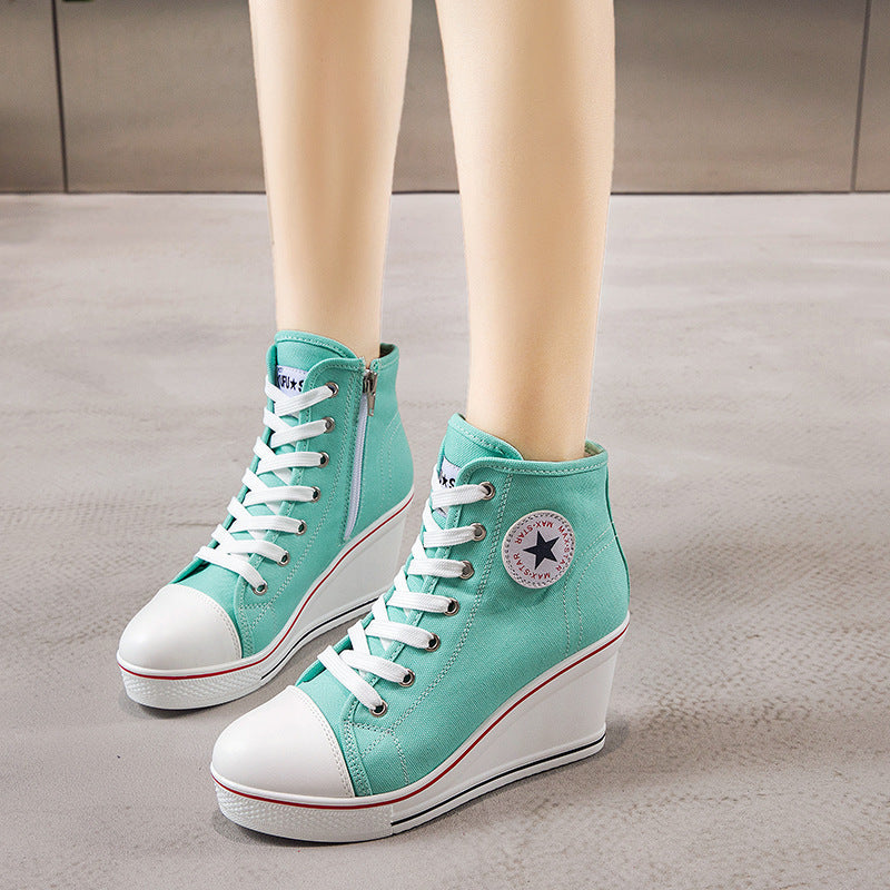 GR | Simple canvas ankle boots with love motif